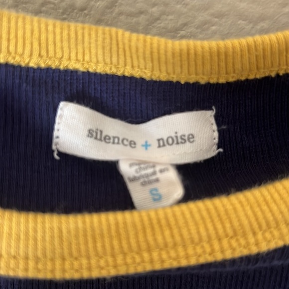 Silence+noise Tee - Picture 3 of 4